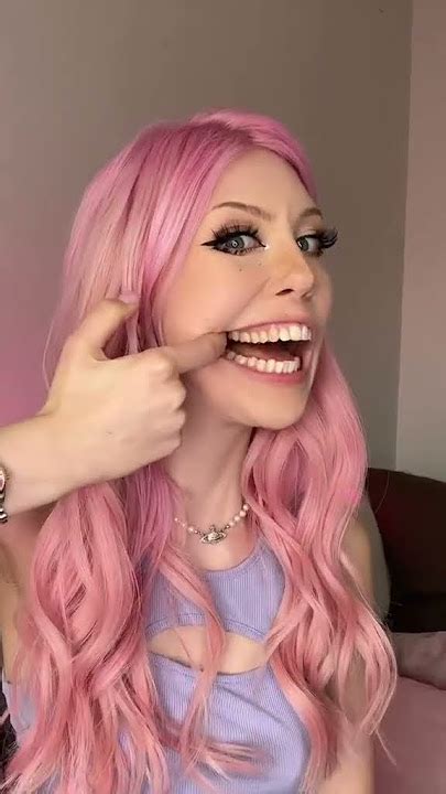 9 Hot Sexy Linzor Bikini Pics