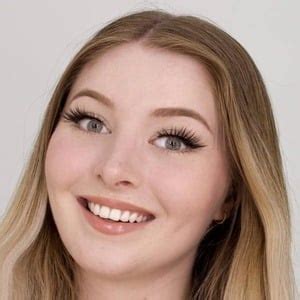 Paula Wolf - Age, Family, Bio | Famous Birthdays