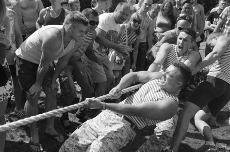 Перетягивание каната | Перетягивание каната, Архитектурные эскизы, Канаты