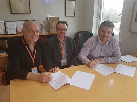 Cadman Cranes acquires two new cranes | Milbank