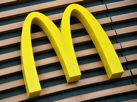 СМИ стало известно новое название McDonald's в России - РИА Новости, 23 ...