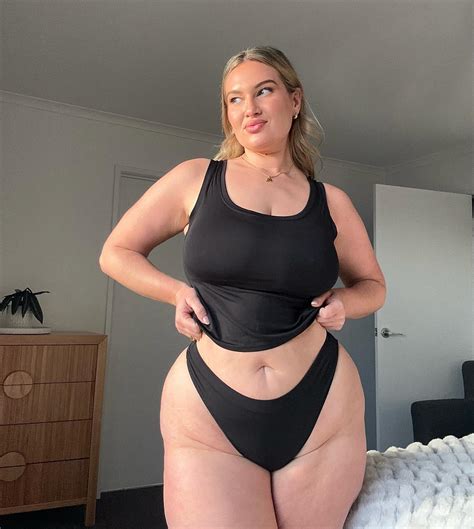 Mikaela Reidy | @wear_nala all day every day 🤝🏼 | Instagram