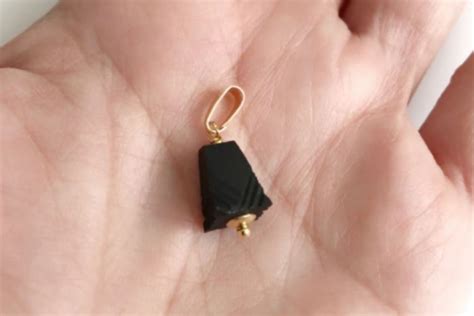 How To Prove The Authenticity Of The Azabache Stone – SifriShop