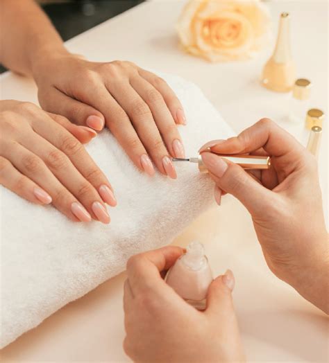 How to Choose the Ideal Nail Salon