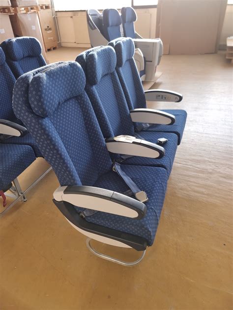 Weber 5700 Economy Class Seats - aviadf.ce