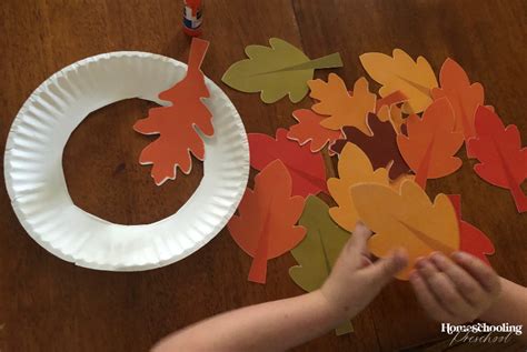 Fall Wreath Craft Idea for Preschoolers - Homeschooling Preschool