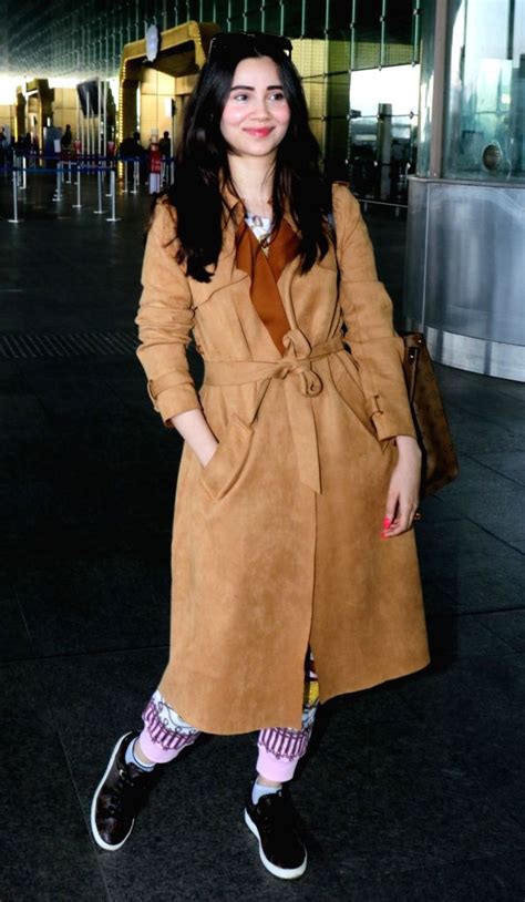 : Mumbai : Singer Zahrah S Khan Spotted At Mumbai Airport