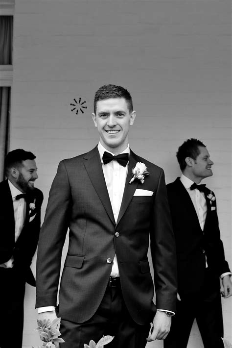 Tiffany and Ryan feel the love at romantic garden wedding | Easy Weddings