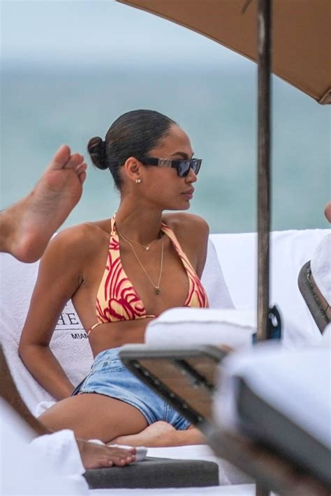 Joan Smalls - Miami Beach 11/28/2023 • CelebMafia