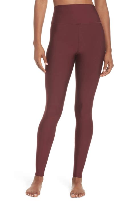 Shop Our Favorite Alo Leggings for 2019 Fitness Goals | Us Weekly