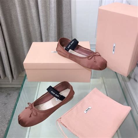 Балетки Miu Miu - купить с доставкой по выгодным ценам в интернет ...