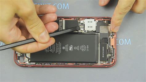 Замена материнской платы iPhone XR