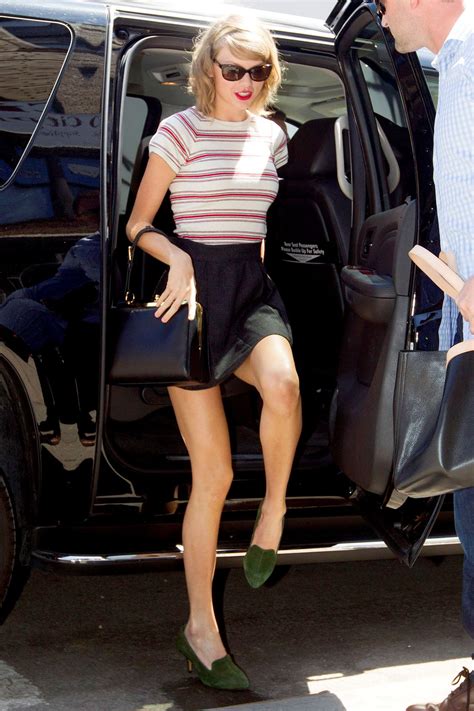 Taylor Swift in Mini Skirt - Out in NYC - April 2014 • CelebMafia