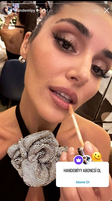 Hande Erçel Sosyal Medya Hesabında Abonelere Özel Paylaşım Yapmaya