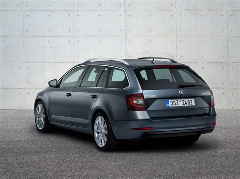 ŠKODA OCTAVIA COMBI in new top form - Škoda Storyboard
