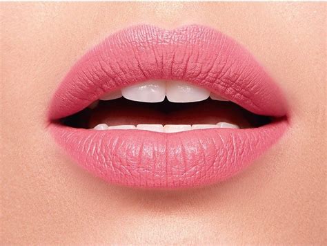 Увлажняющая помада для губ Faberlic Hydra Lips стик, кремовая текстура ...