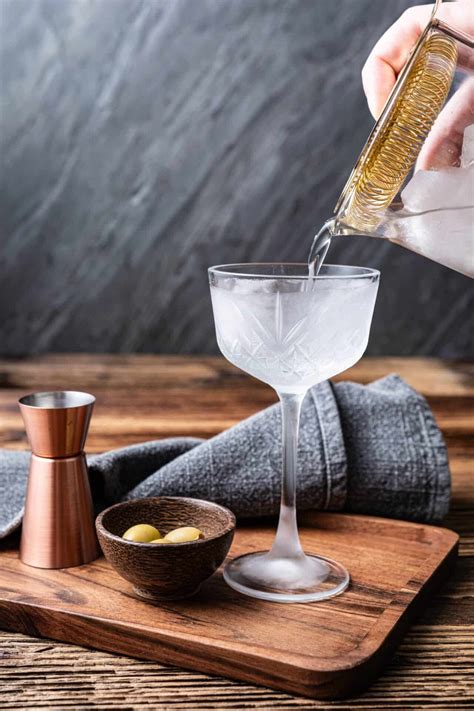 how to make a martini gin