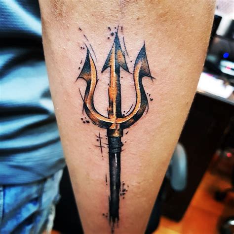 Trident Tattoo | Tatuaje de tridente, Tatuajes de anzuelo, Diseños de ...