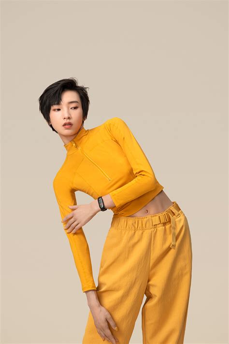 Xiaomi miband 6 on Behance
