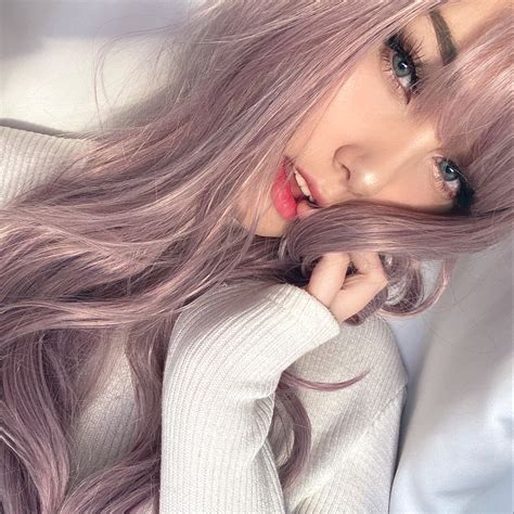 finally a new photo of her face from her Twitter : r/ValkyrieAurora