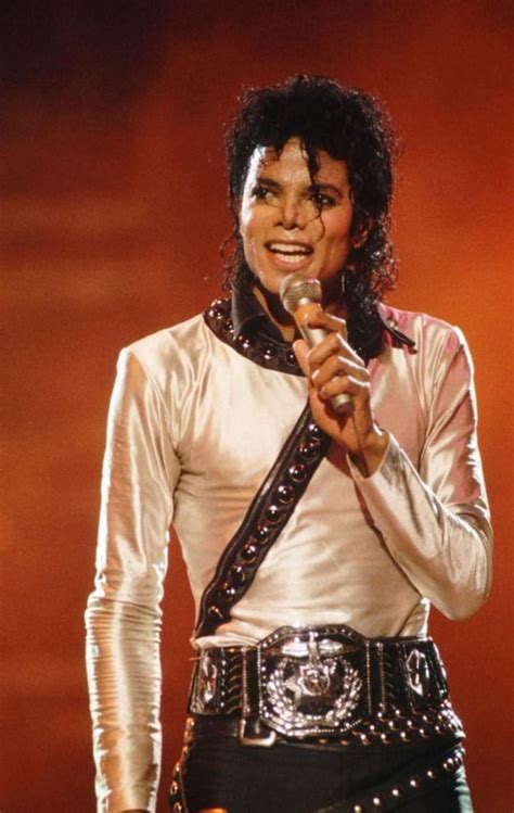 A public appearance from each year - 1980 to 1989 : r/MichaelJackson