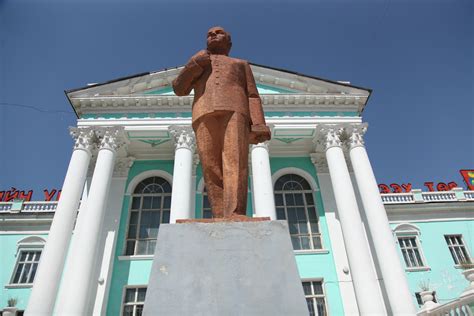 Хөшөө, дурсгалаа таньж мэдэцгээе #9 Ульяновын хөшөө