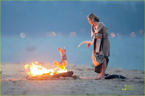 Sarah Michelle Gellar: 'Ringer' Beach Babe! - Sarah Michelle Gellar ...