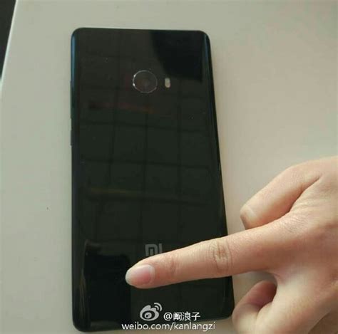 Смартфон Xiaomi Mi Note 2 засветился на фото