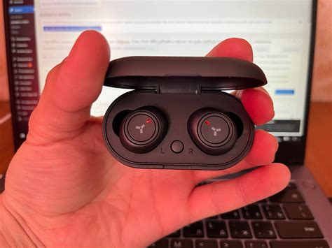 Поменял AirPods на TWS-наушники за 800 рублей и очень доволен ...