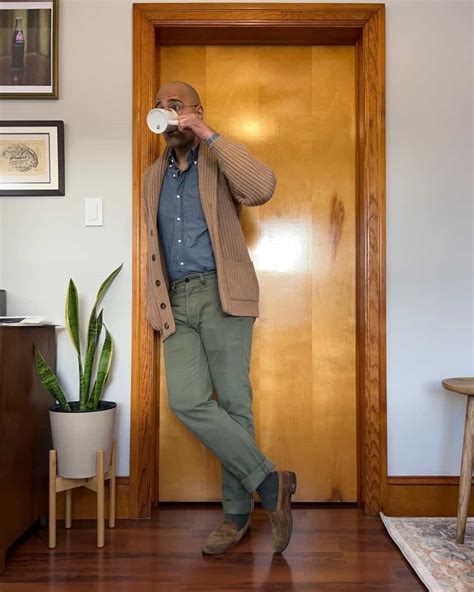 15 Inspired Outfits: How to Wear a Cardigan Men - The Versatile Man