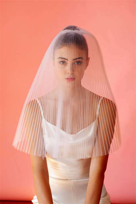 PLEATED VEIL SHORT Pleated Tulle Veil, Short Tulle Veil, Elbow Tulle