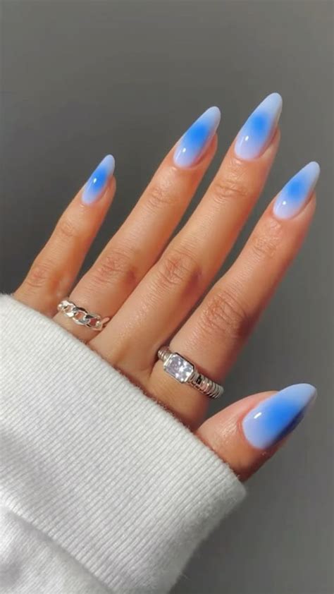 blue nails    copy asap