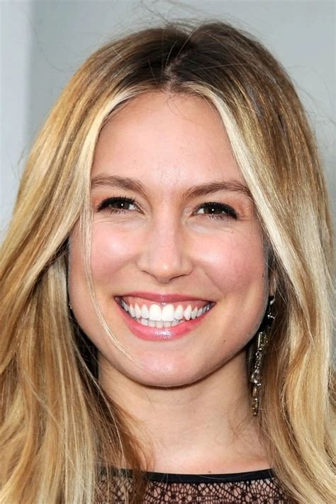 Sarah Carter biographie, news, photos, vidéos et avis