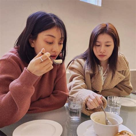 Jihyo & Sana - SaHyo : r/twiceShips
