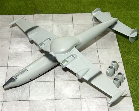 EC-121 in 1/72nd. Anyone sure of the colour?