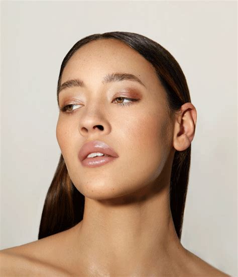 How to Create a Glossy Makeup Look That Lasts All Day - Clean Beauty ...