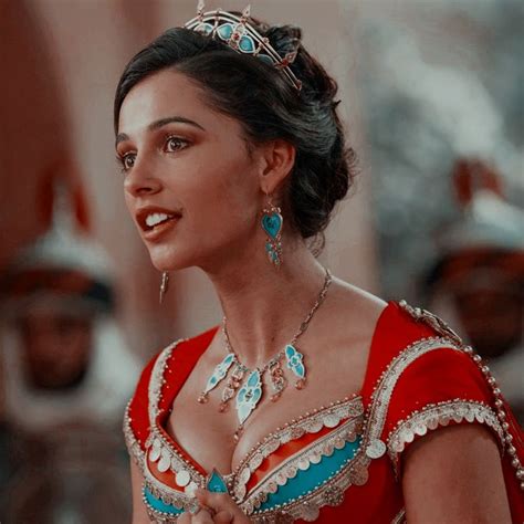 naomi scott in aladdin | Aladdin and jasmine, Aladdin movie, Naomi scott