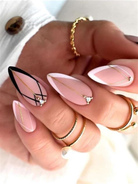 накладные ногти | Stylish nails, Fake nails, Almond nails designs