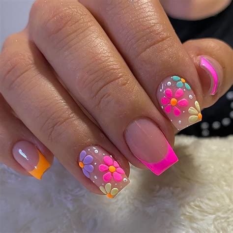 Spring acrylic nails designs are going viral on social media now 21