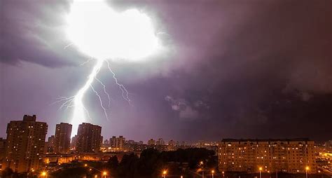 Фото дня: молния невероятной красоты