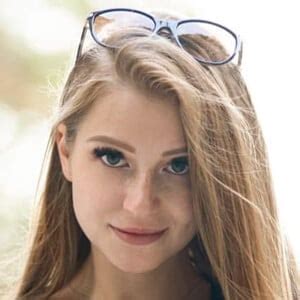 Katerina Soria - Age, Family, Bio | Famous Birthdays