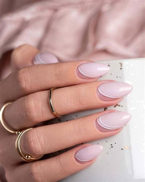 Uñas blancas con rosado para las más coquetas y femeninas este otoño