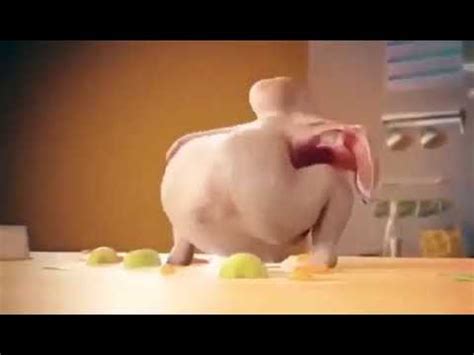 Курица танцует тверк - YouTube