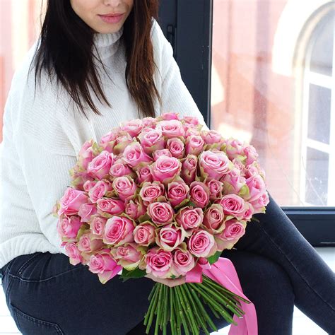 101 роза "Belle Rose". Букет из 101 розы 40 см. Купить цветы
