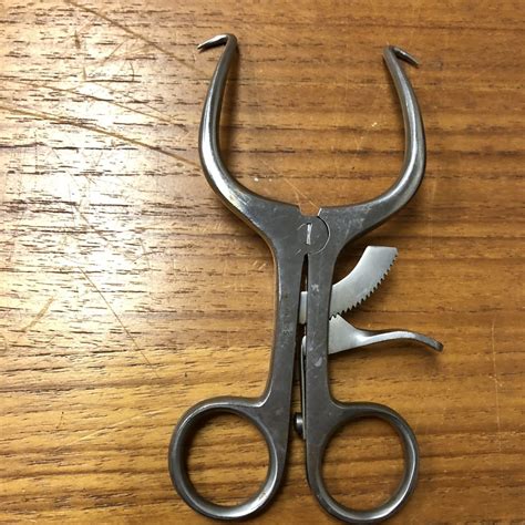 Gelpi Retractor | VEEN America - Veterinary Equipment Exchange Network