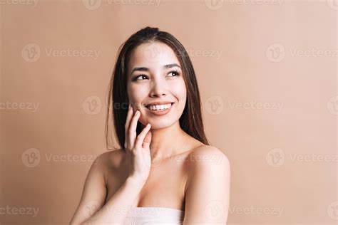 beauty nude portrait  happy young beautiful asian woman  healthy