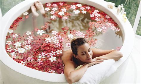 Spa & Body Treatments – Damaris
