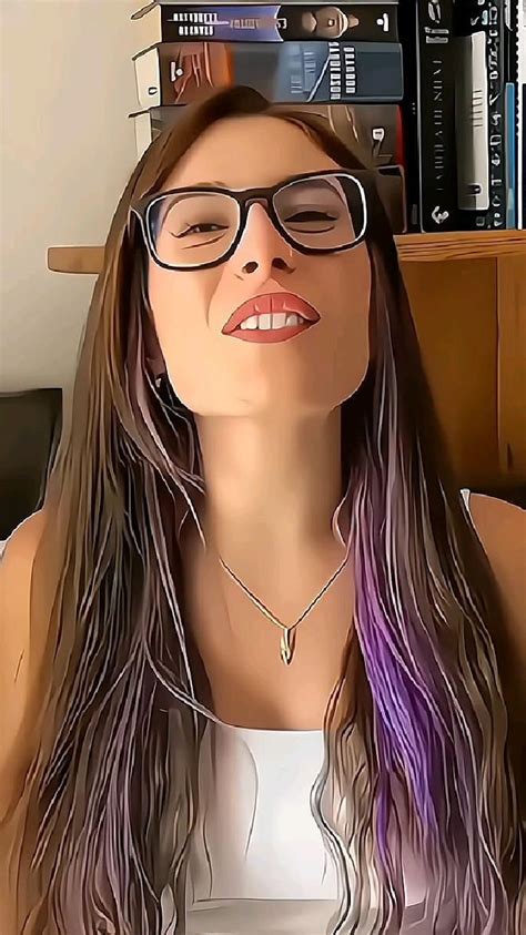 Free vc de Lyna 🩷 ️ | Lyna youtube, Famosos, Fotos de baile