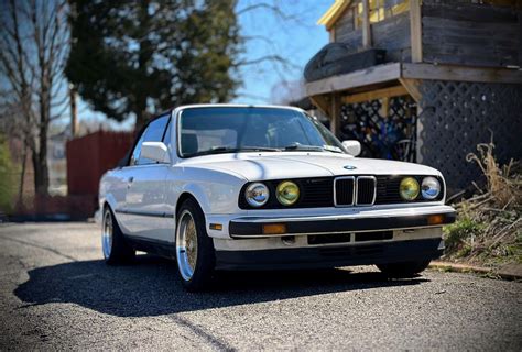 Beautiful day for an E30 : r/E30