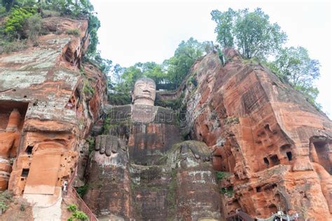 leshan giant buddha    metre tall stone statue  popular